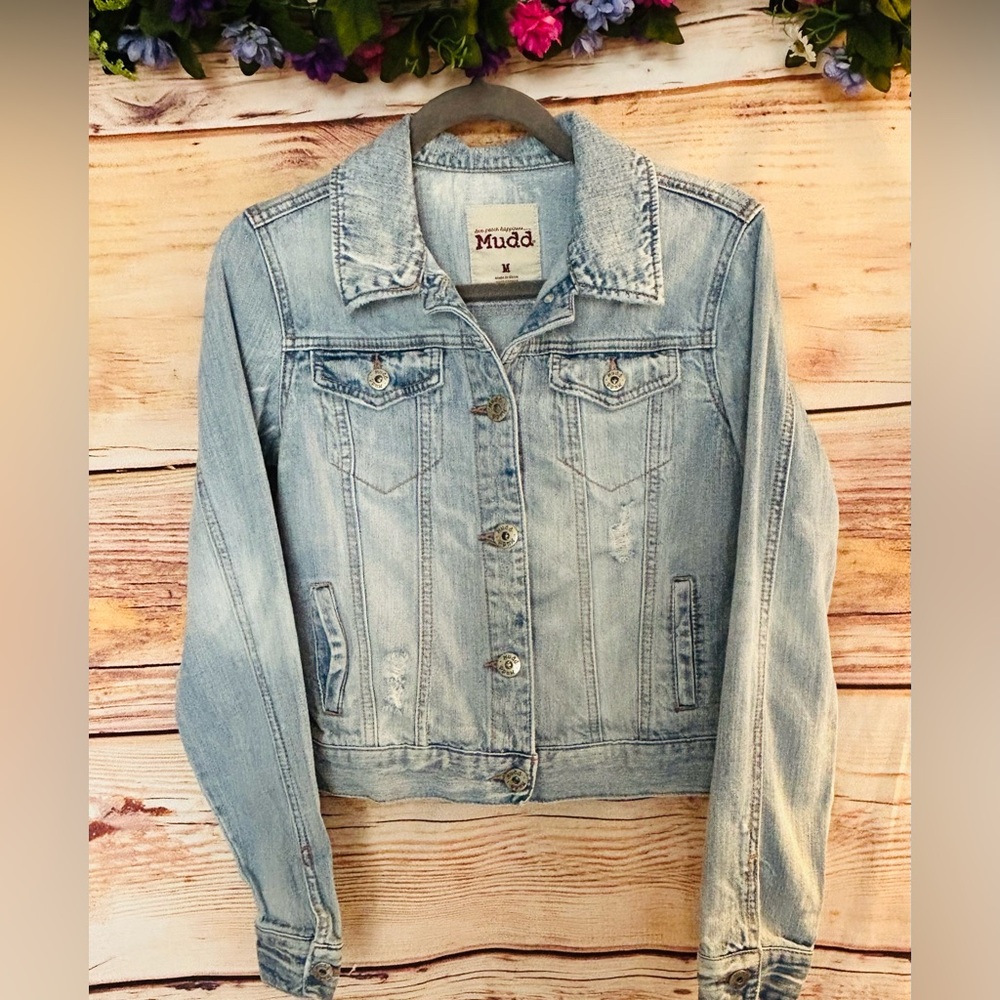 Mudd Junior’s Light Wash Distressed Long Sleeve Collared Denim Jean Jacket M